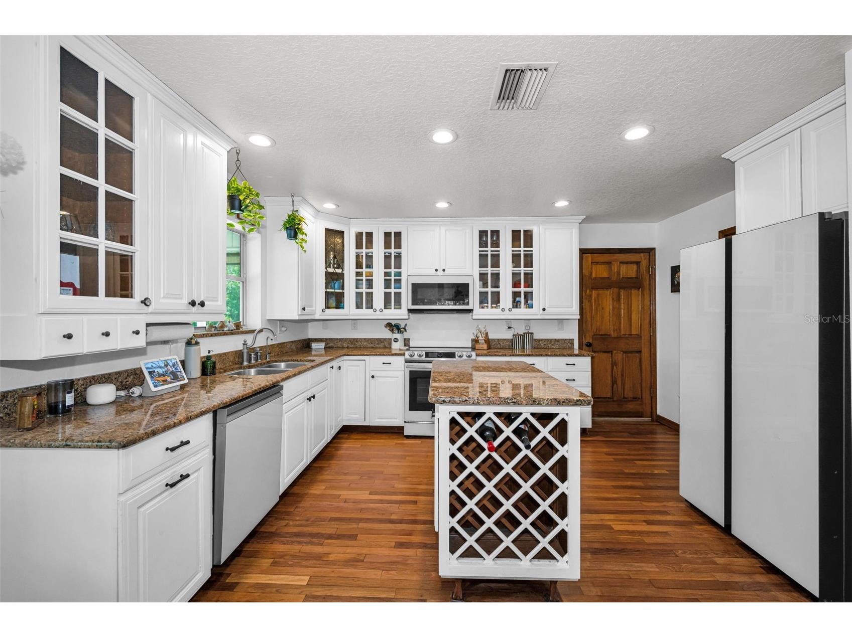 11046 Lakeview Drive New Port Richey FL 34654 W7885932 image20