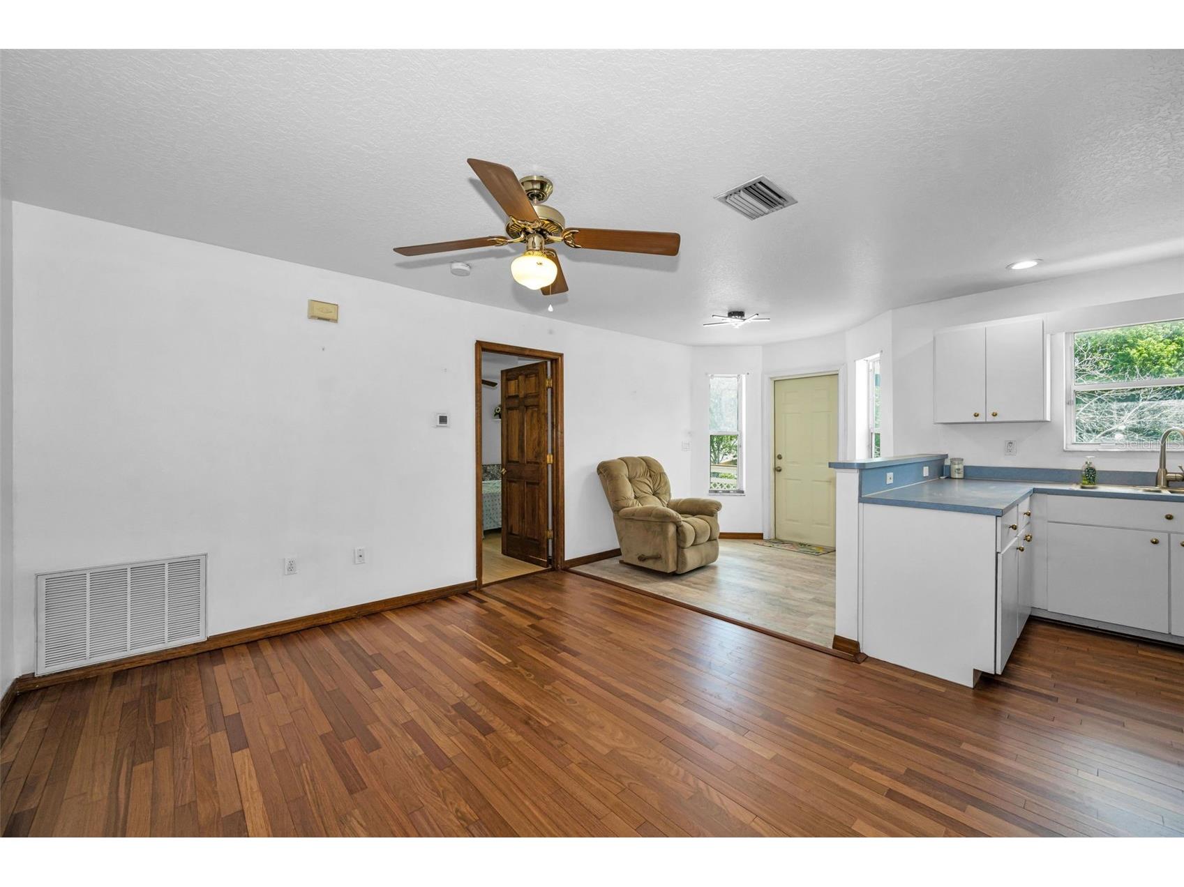 11046 Lakeview Drive New Port Richey FL 34654 W7885932 image48
