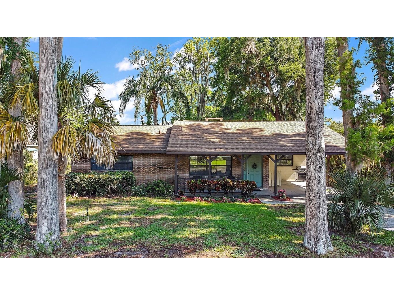 11049 Cypress Street Tavares FL 32778 - LAKE HARRIS CHAIN OF LAKES G5069384 image1
