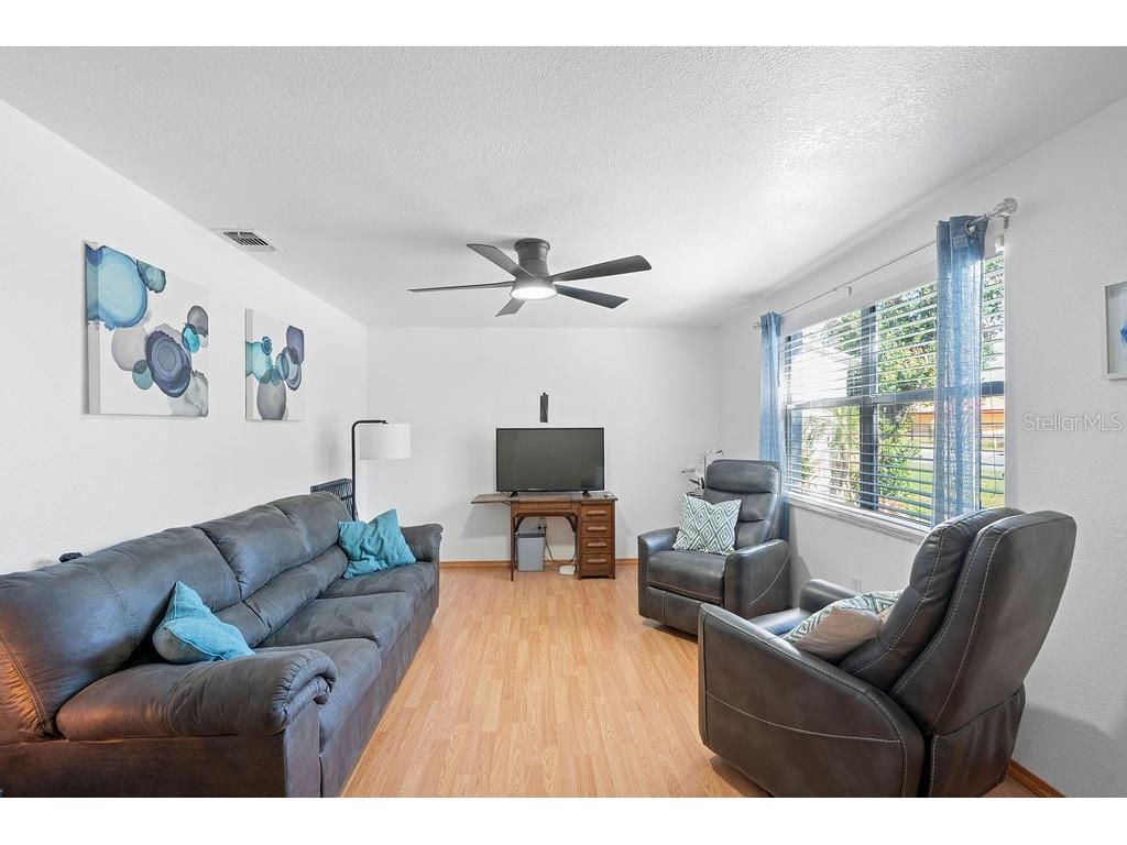 1105 58th Street S Gulfport FL 33707 A4627759 image4