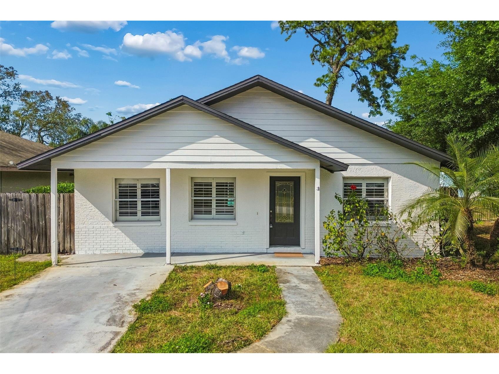 1105 E Oakwood Street Tarpon Springs FL 34689 TB8489512 image1