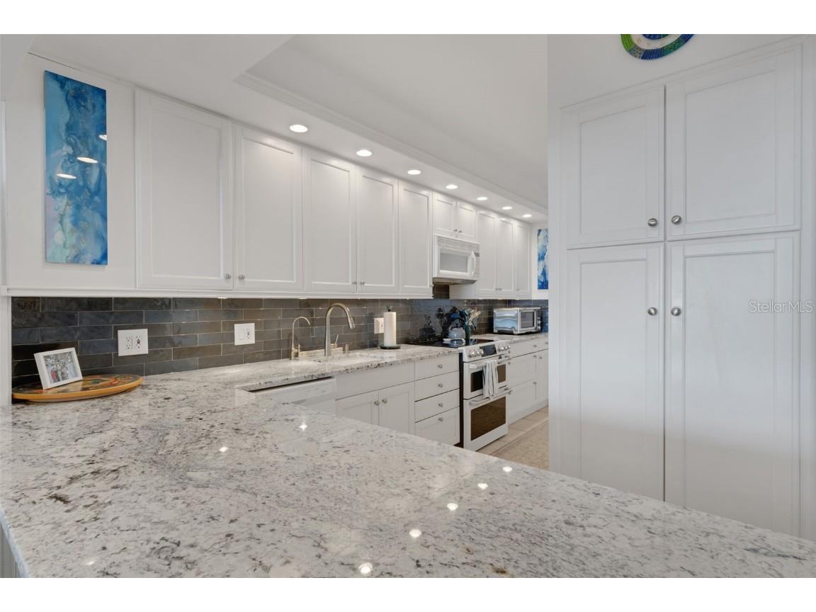 1105 Gulf Of Mexico Drive #203 Longboat Key FL 34228 A4674072 image21