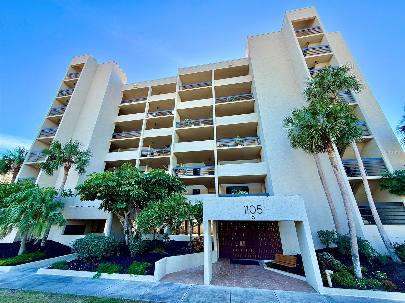 1105 Gulf Of Mexico Drive #401 Longboat Key FL 34228 A4680369 image1