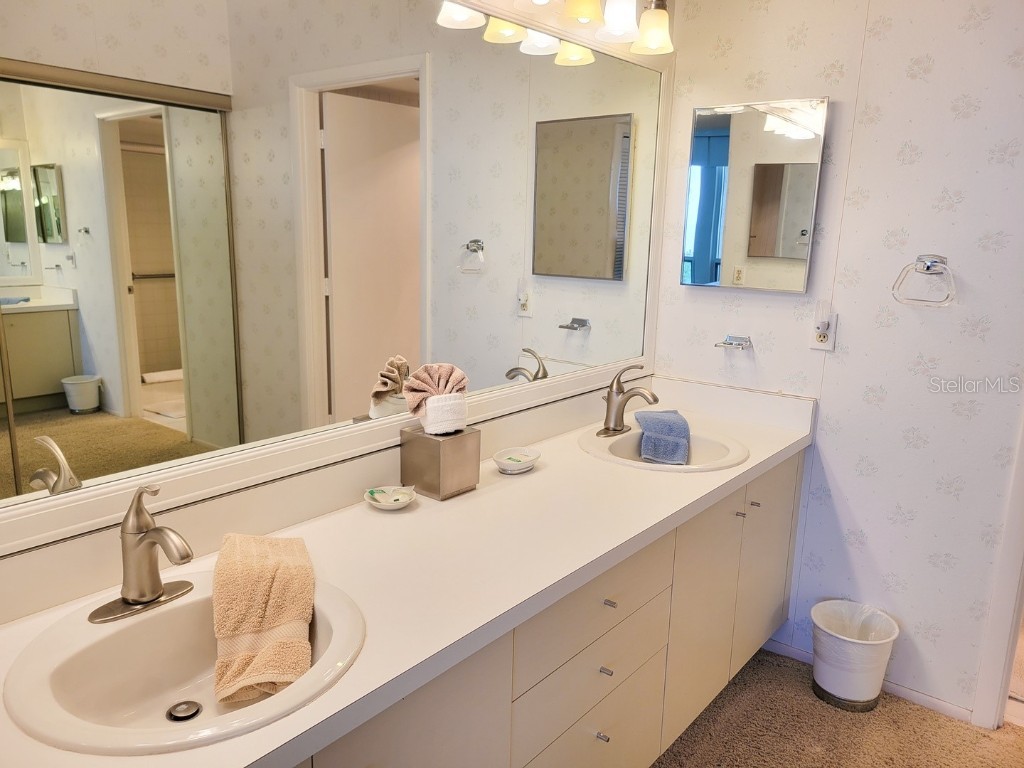 1105 Gulf Of Mexico Drive #402 Longboat Key FL 34228 A4661696 image8