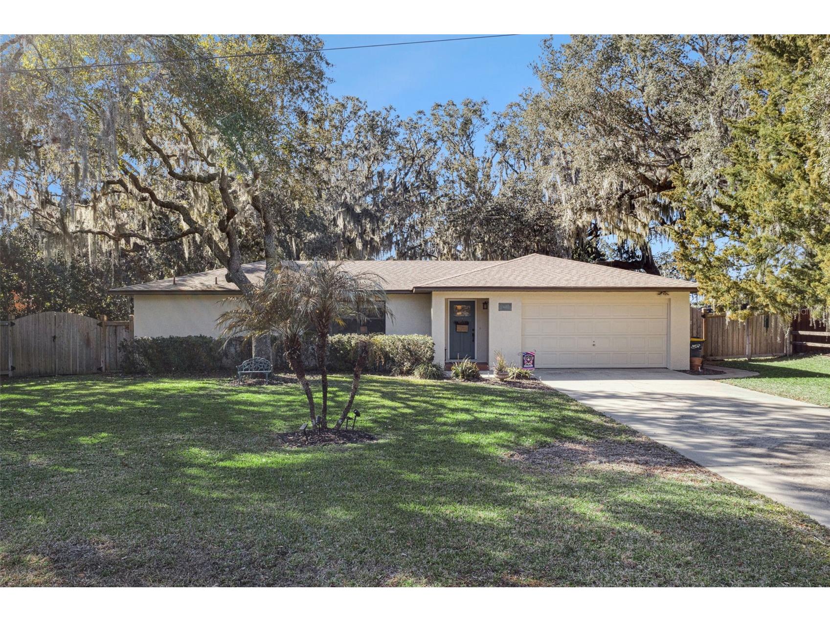 1105 N Valencia Avenue Howey In The Hills FL 34737 G5107030 image1