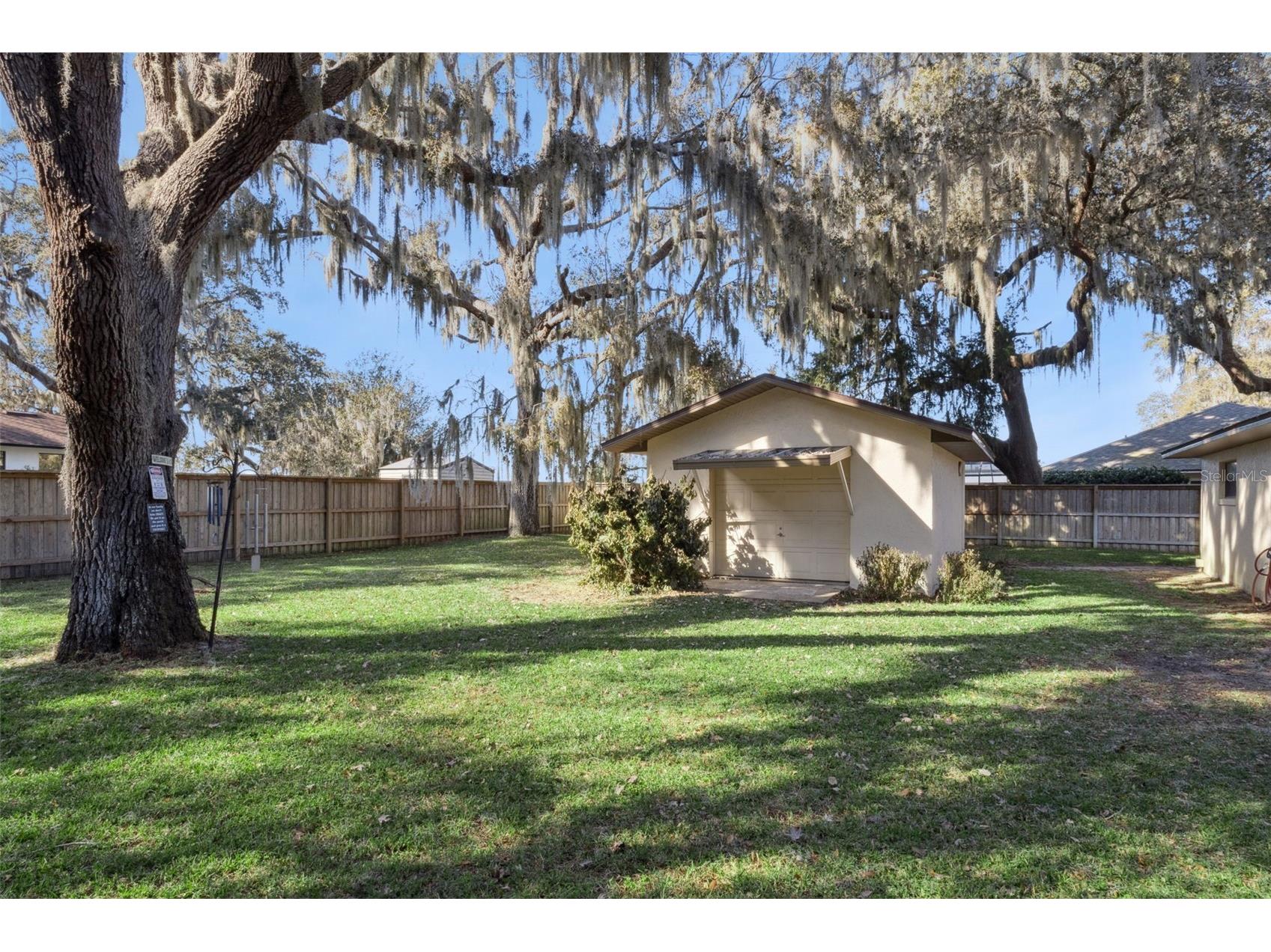 1105 N Valencia Avenue Howey In The Hills FL 34737 G5107030 image33