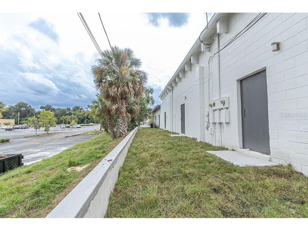 1105 S Woodland Boulevard Deland FL 32720 V4945069 image5