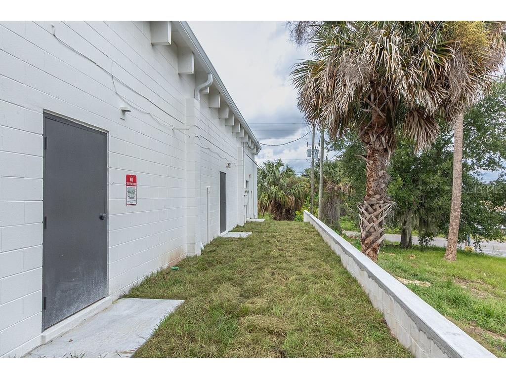 1105 S Woodland Boulevard Deland FL 32720 V4945069 image6