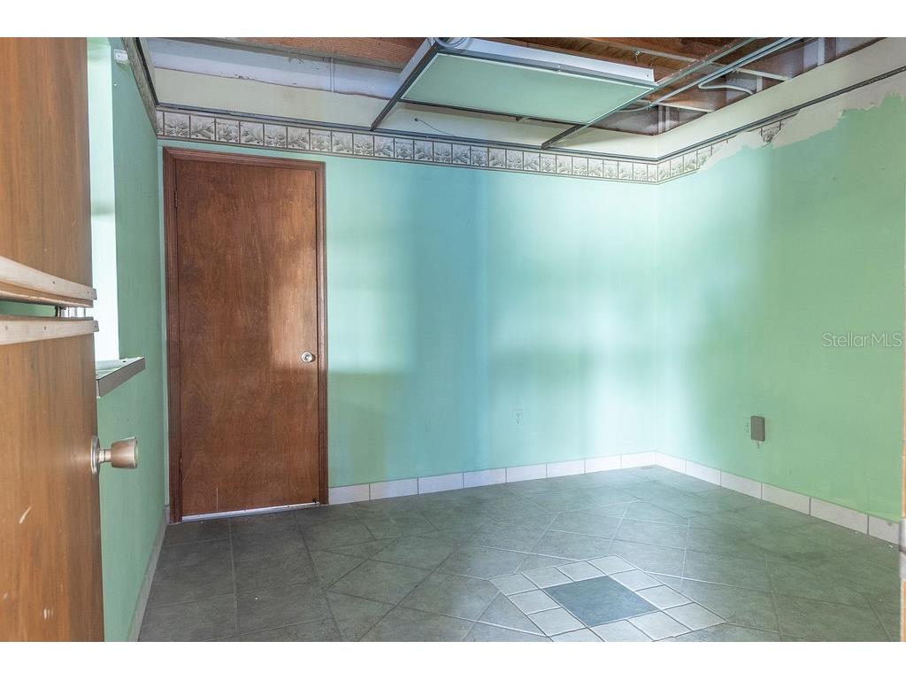 1105 S Woodland Boulevard Deland FL 32720 V4945069 image9