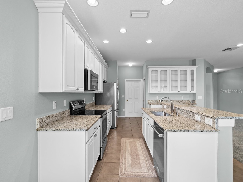 11050 Kiskadee Circle New Port Richey FL 34654 W7874202 image6