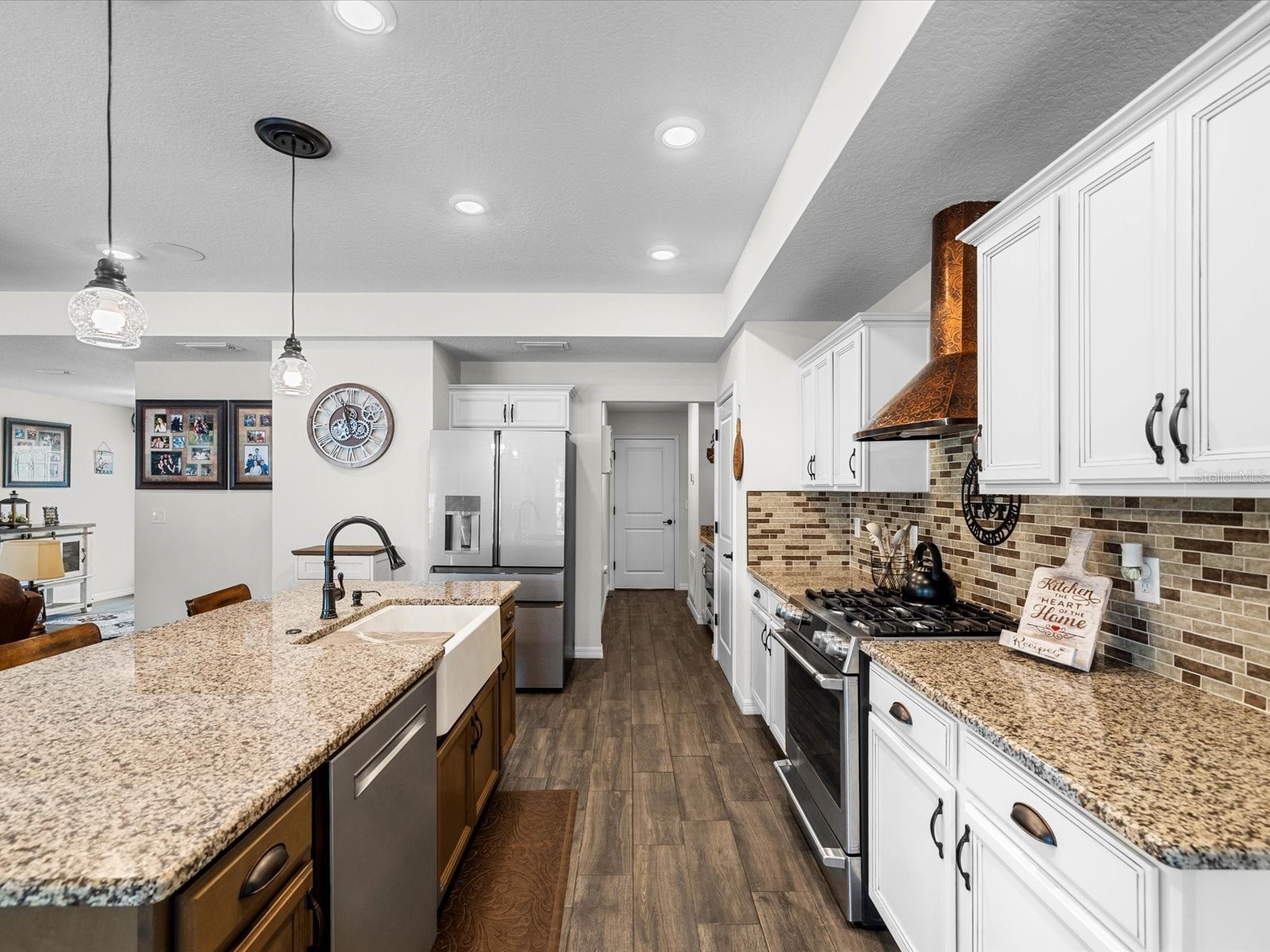 11051 Mirage Avenue Weeki Wachee FL 34614 W7885963 image3