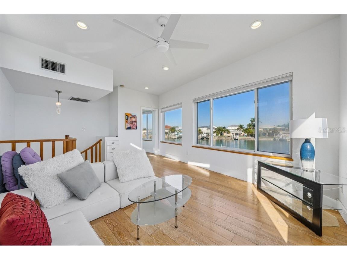 11055 6th Street E Treasure Island FL 33706 TB8456026 image27