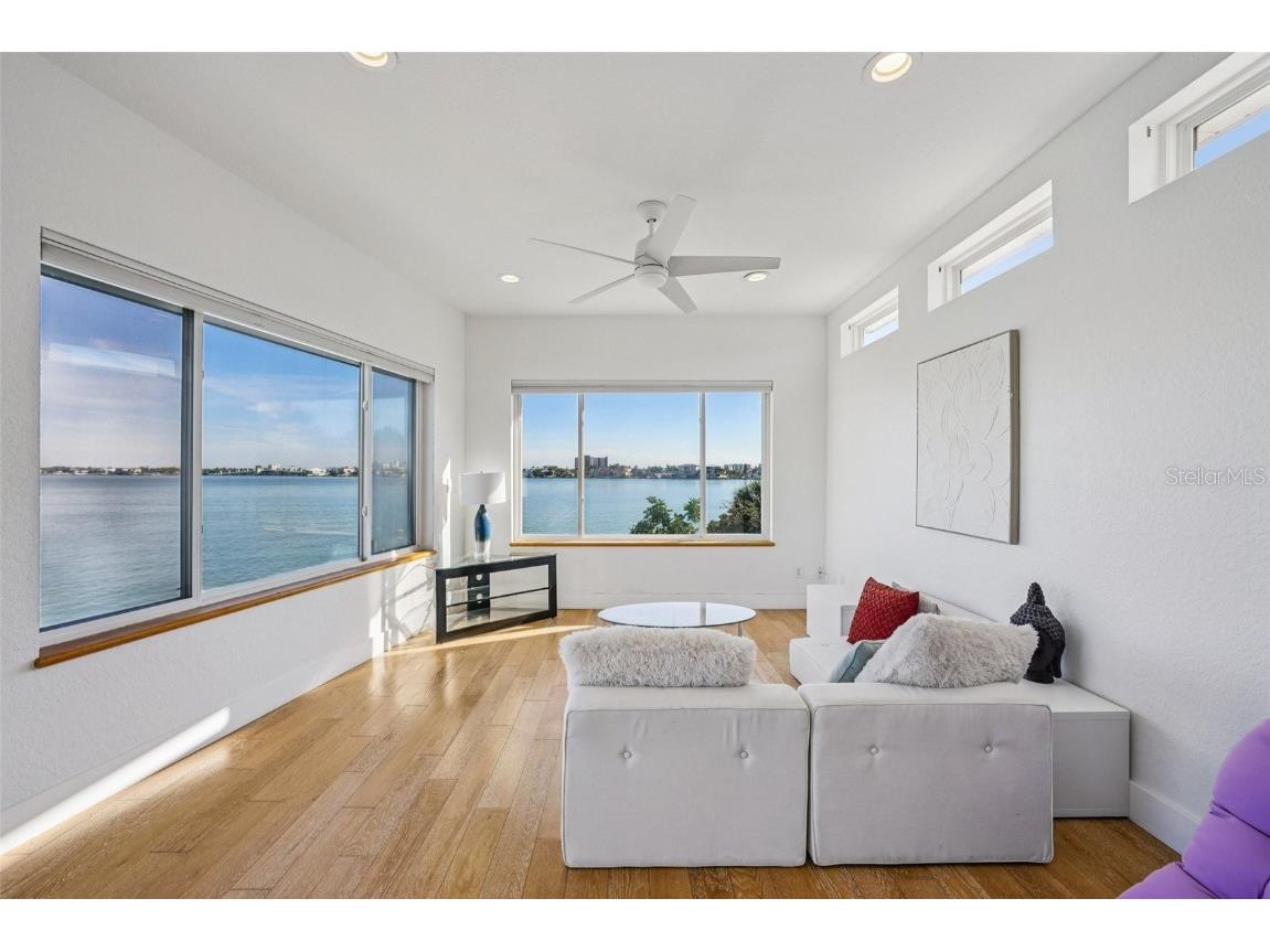 11055 6th Street E Treasure Island FL 33706 TB8456026 image28