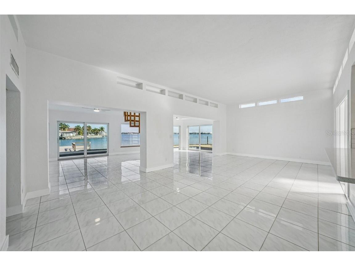 11055 6th Street E Treasure Island FL 33706 TB8456026 image9