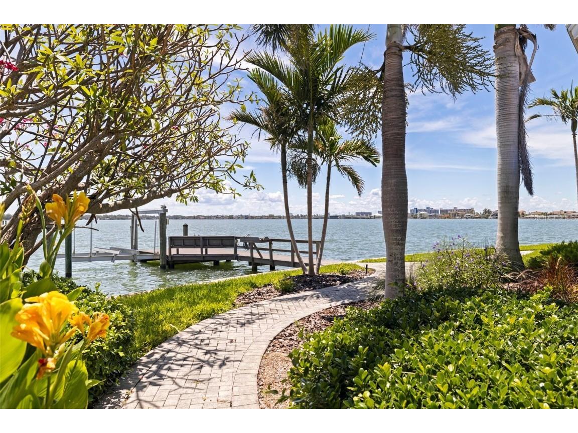11055 7th Street E Treasure Island FL 33706 - BOCA CIEGA BAY TB8402262 image3