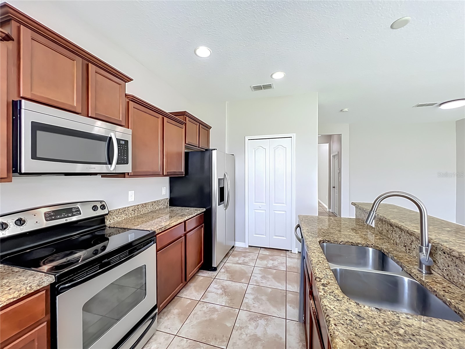 11056 Savannah Landing Circle Orlando FL 32832 O6409161 image17