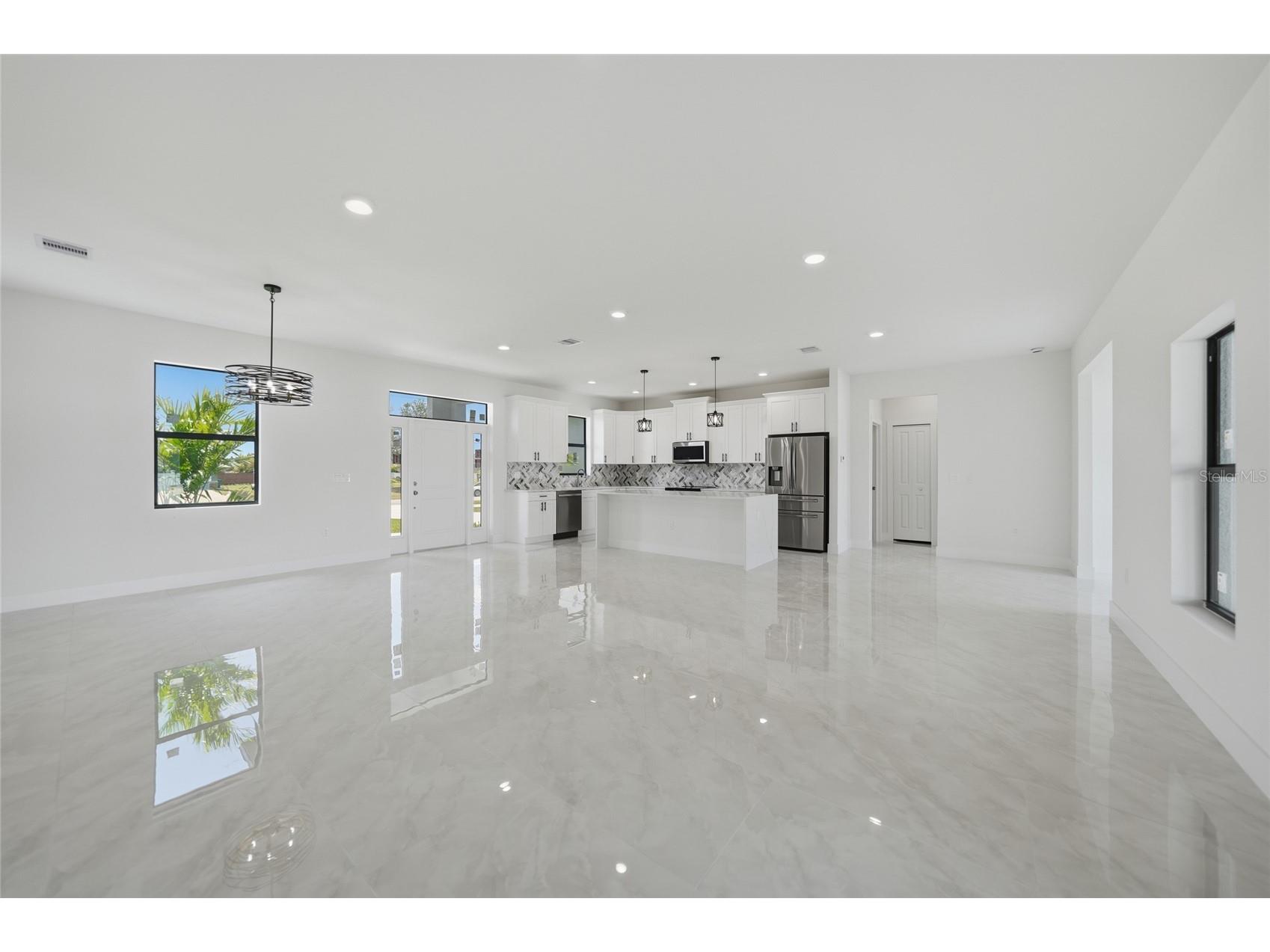 11058 Gulfstream Boulevard Englewood FL 34224 C7524139 image6