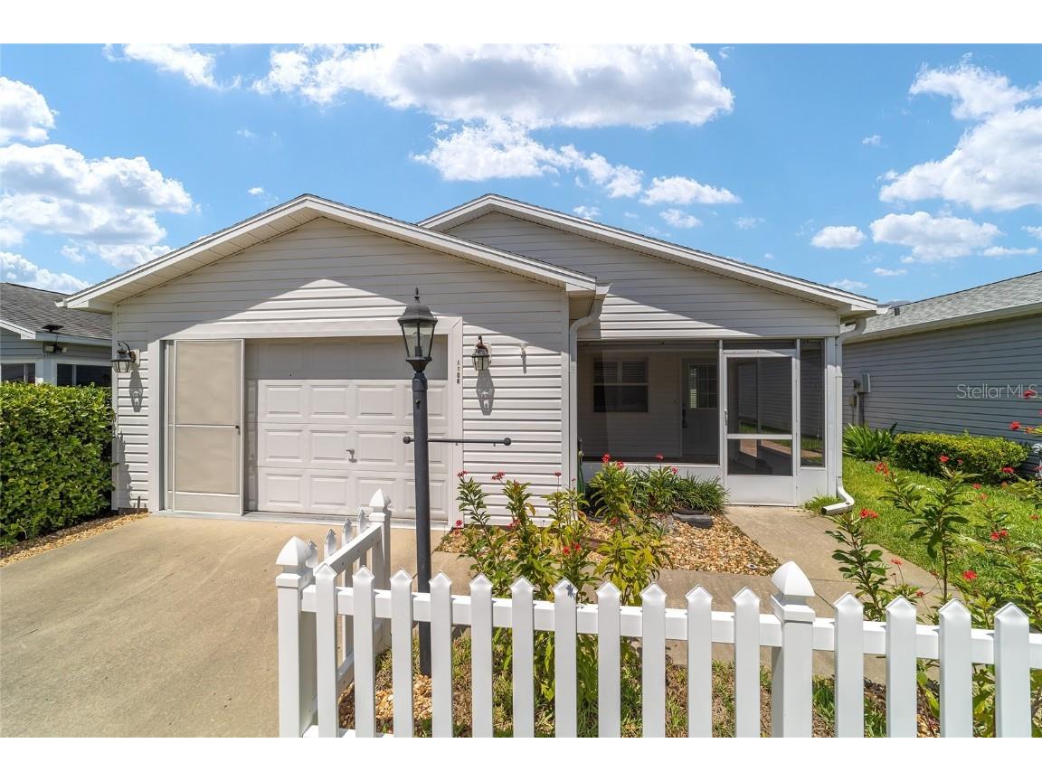 1106 Carvello Drive The Villages FL 32162 V4937142 image1
