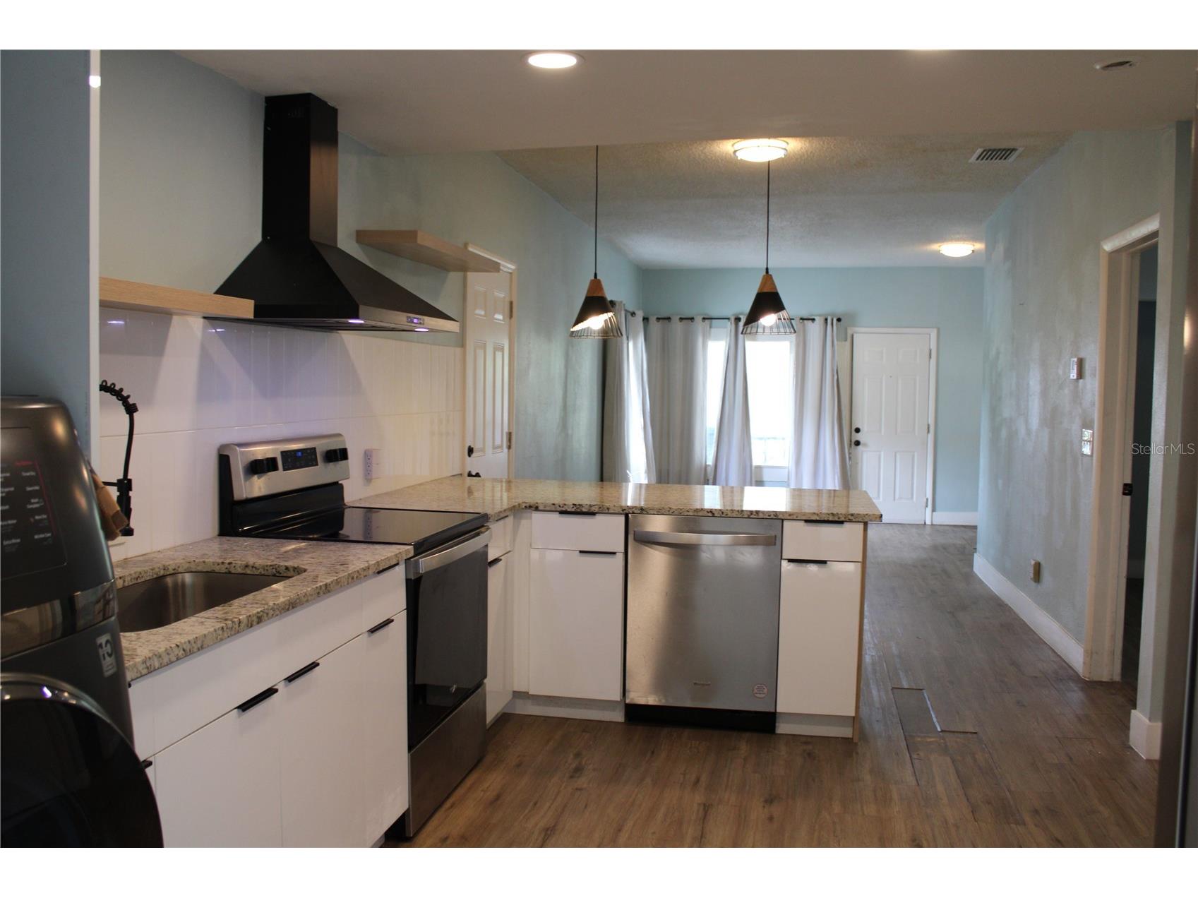 1106 E Dr Martin Luther King Jr Boulevard Plant City FL 33563 TB8494799 image11