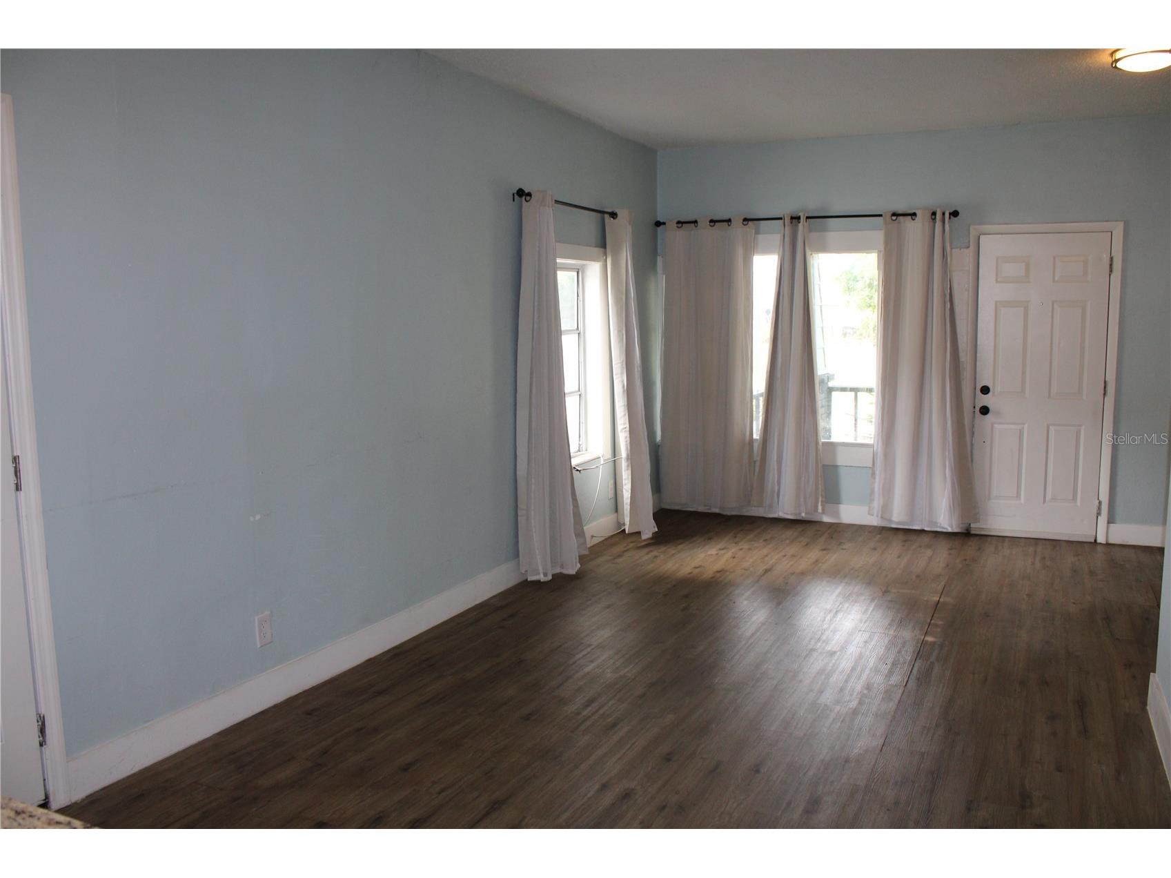 1106 E Dr Martin Luther King Jr Boulevard Plant City FL 33563 TB8494799 image12