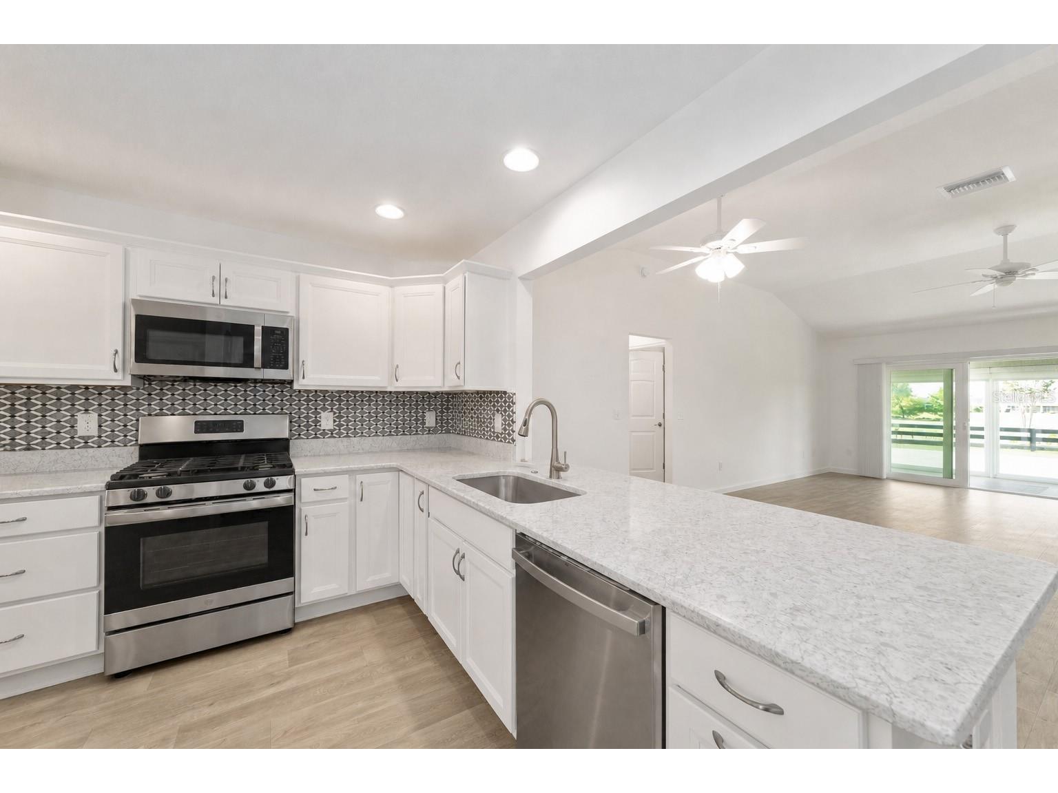 1106 Ebling Loop The Villages FL 32163 OM724218 image6