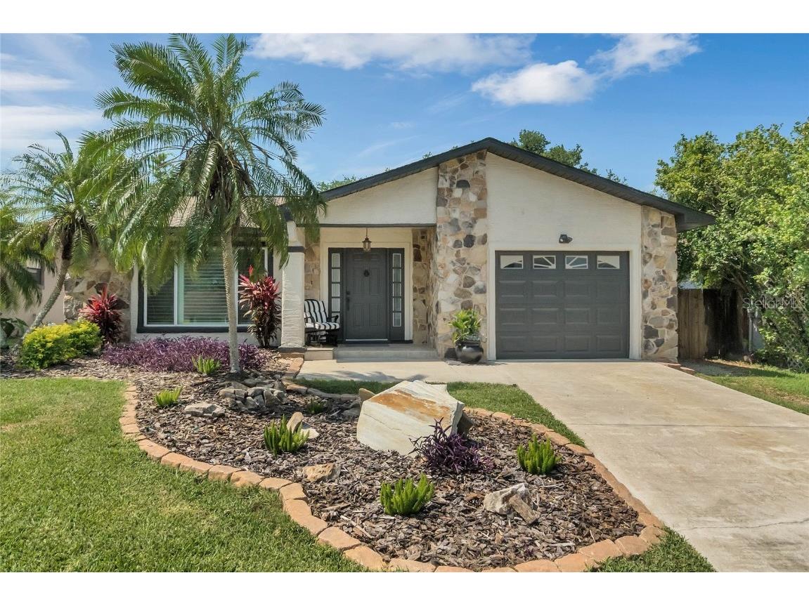 1106 Park Drive Tavares FL 32778 G5069796 image1