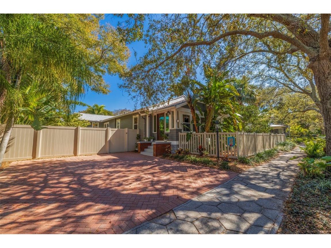 1107 3rd Street N Saint Petersburg FL 33701 U8227720 image1