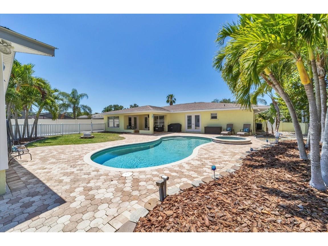 1107 De Narvaez Avenue Bradenton FL 34209 - PALMA SOLA BAY A4609566 image1