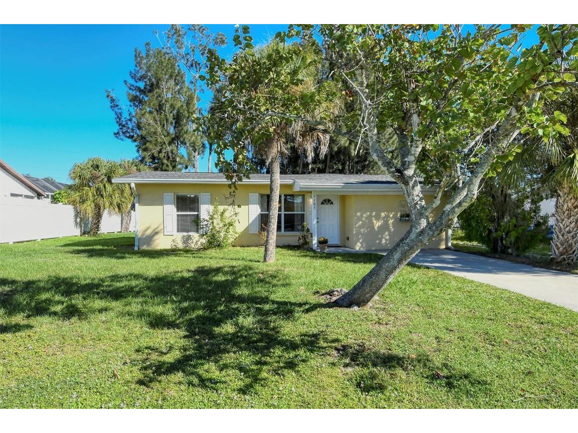 1107 Pineland Avenue Venice FL 34285 A4586451 image1