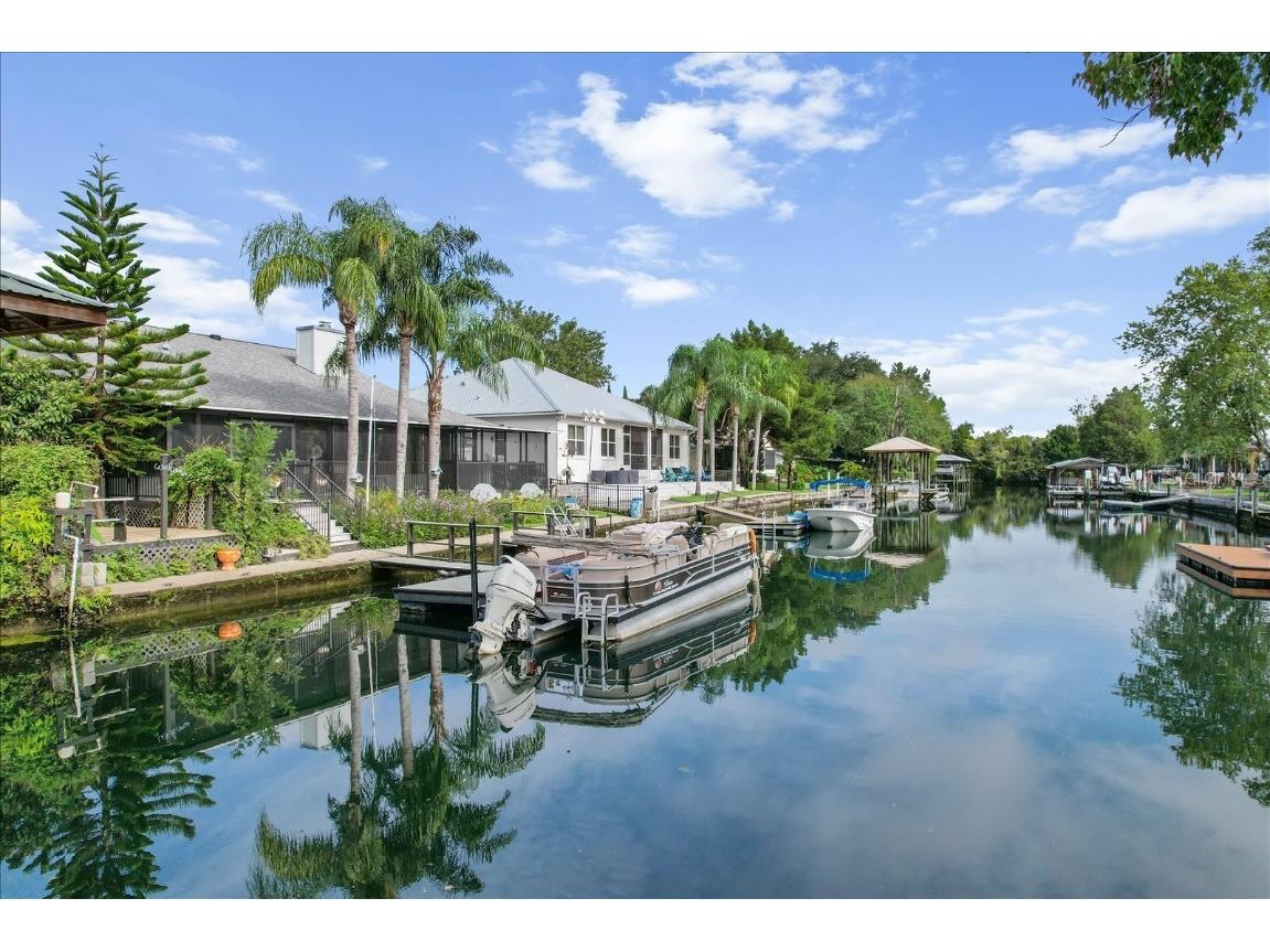 1107 SE 4th Avenue Crystal River FL 34429 OM694986 image10