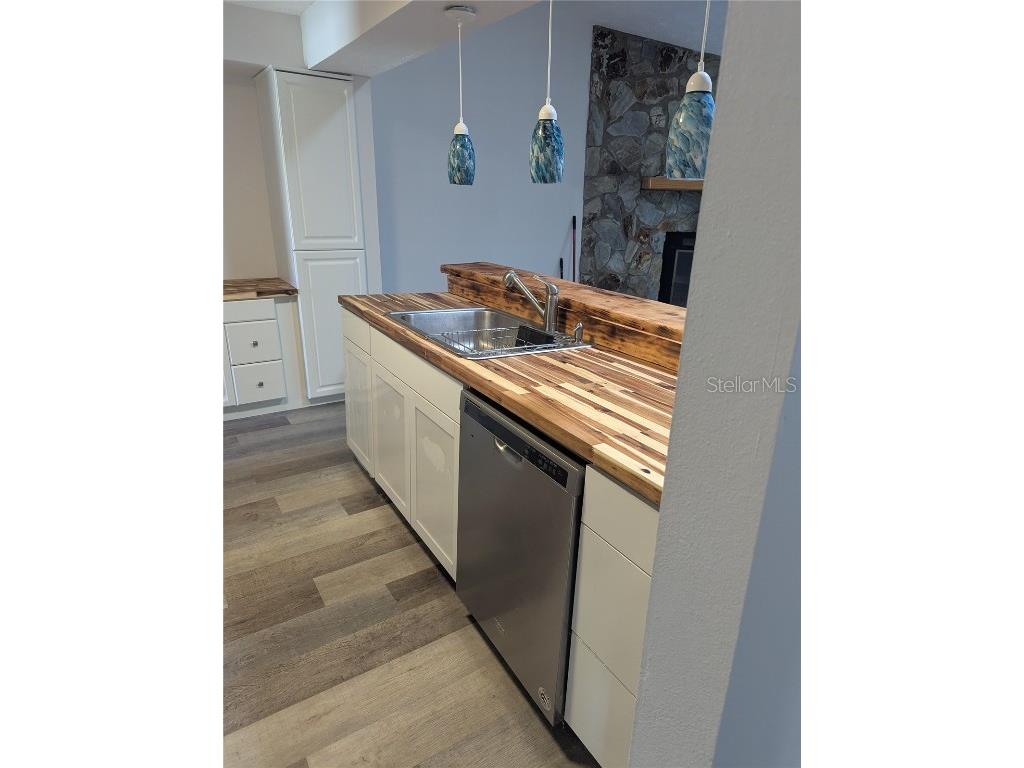 1107 SE 4th Avenue Crystal River FL 34429 OM694986 image17