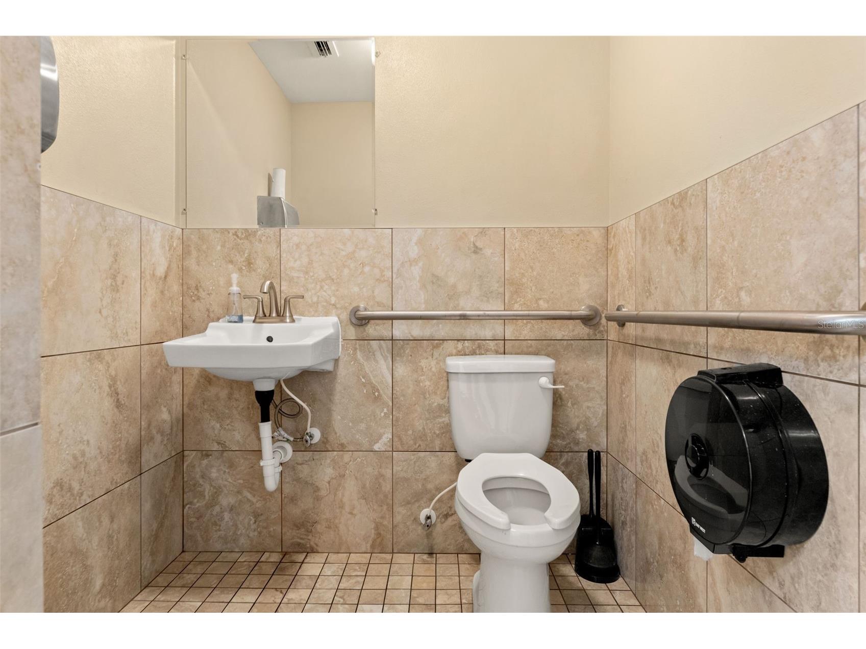 1108 Commercial Way Spring Hill FL 34606 TB8462733 image22