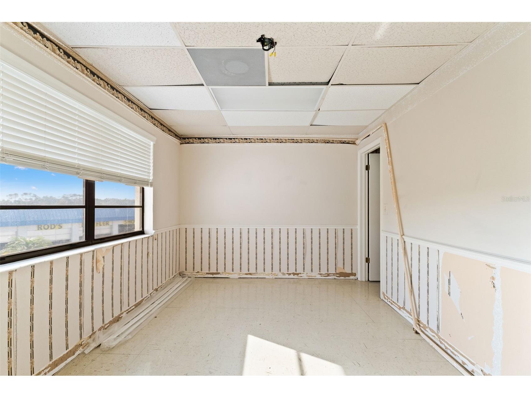 1108 Commercial Way Spring Hill FL 34606 TB8462733 image40