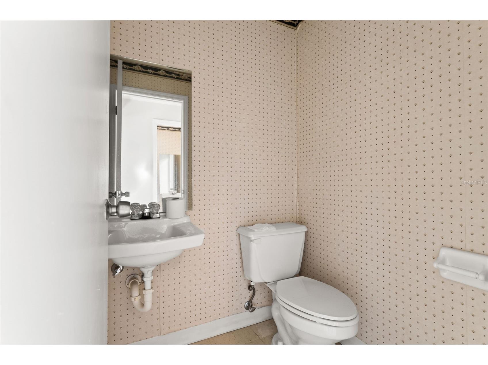 1108 Commercial Way Spring Hill FL 34606 TB8462733 image48