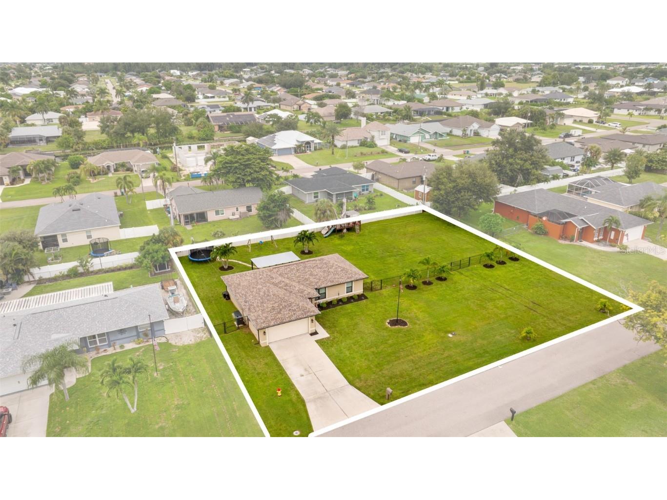 1108 SW 11th Avenue Cape Coral FL 33991 C7515709 image1