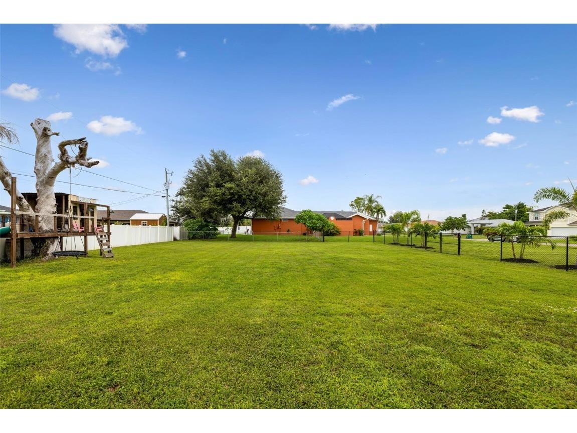 1108 SW 11th Avenue Cape Coral FL 33991 C7515709 image38