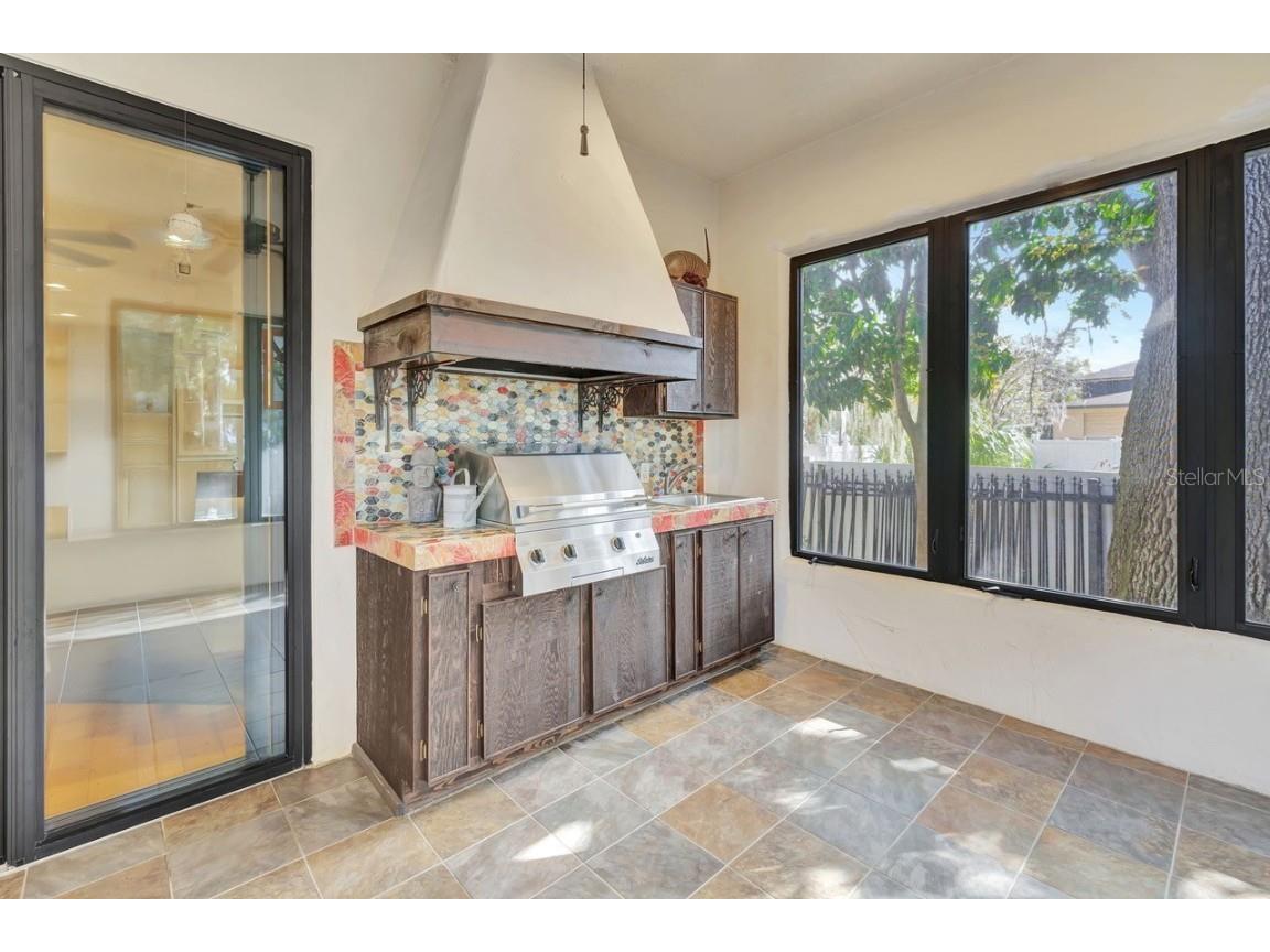 1108 W Charter Street Tampa FL 33602 TB8364770 image39