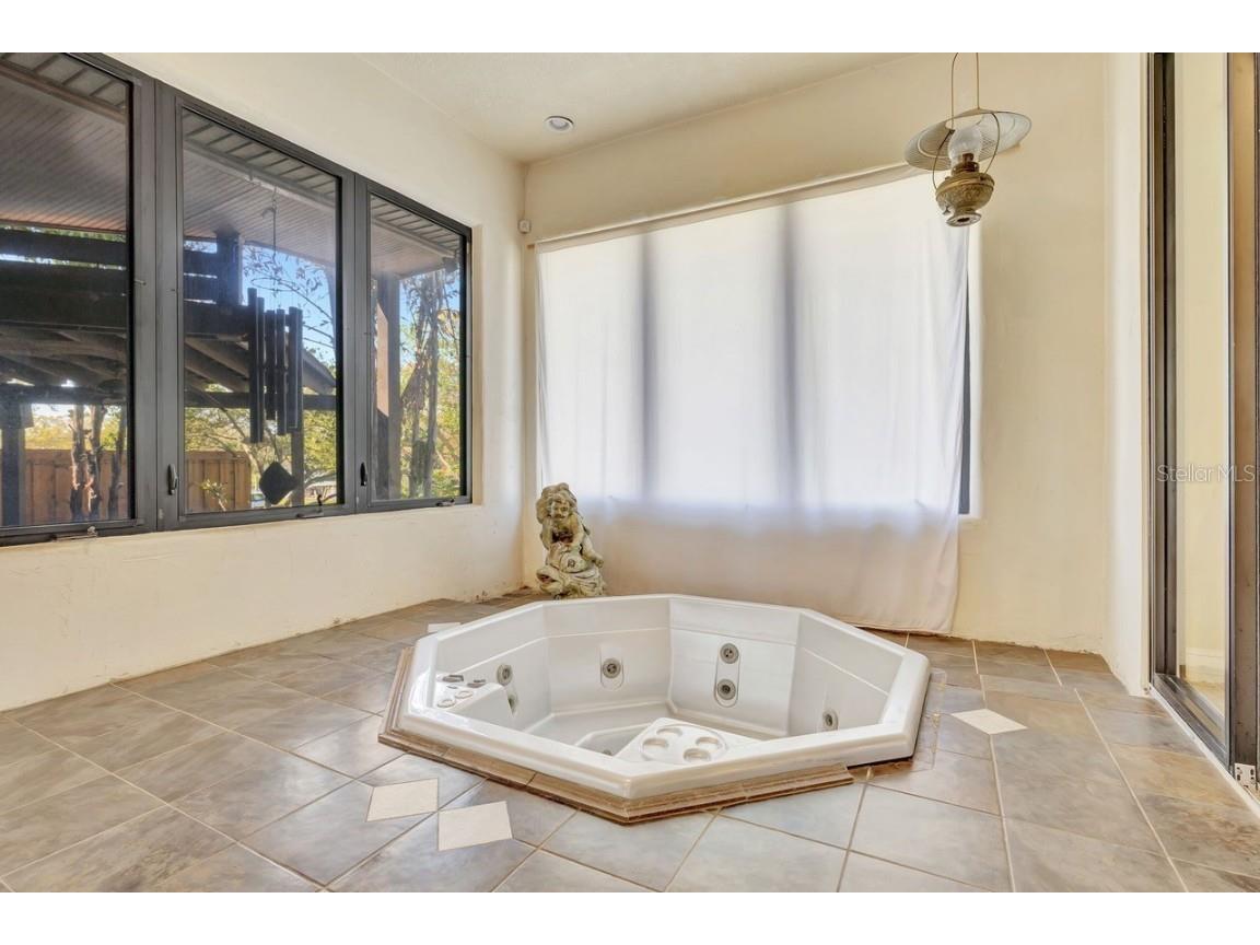 1108 W Charter Street Tampa FL 33602 TB8364770 image41