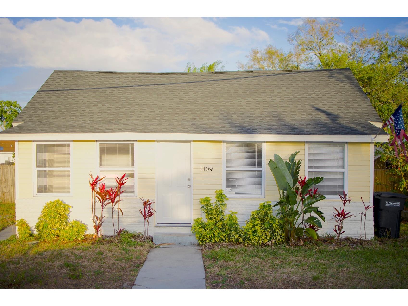 1109 Blanche B Littlejohn Trail Clearwater FL 33755 TB8498496 image1