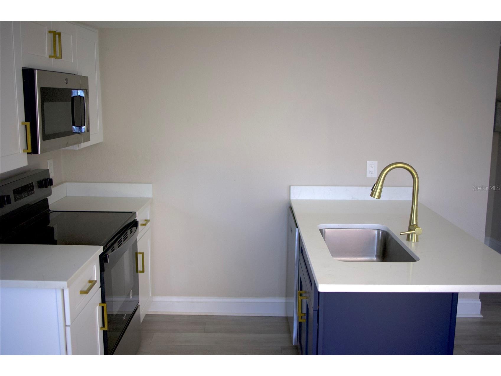 1109 Blanche B Littlejohn Trail Clearwater FL 33755 TB8498496 image10