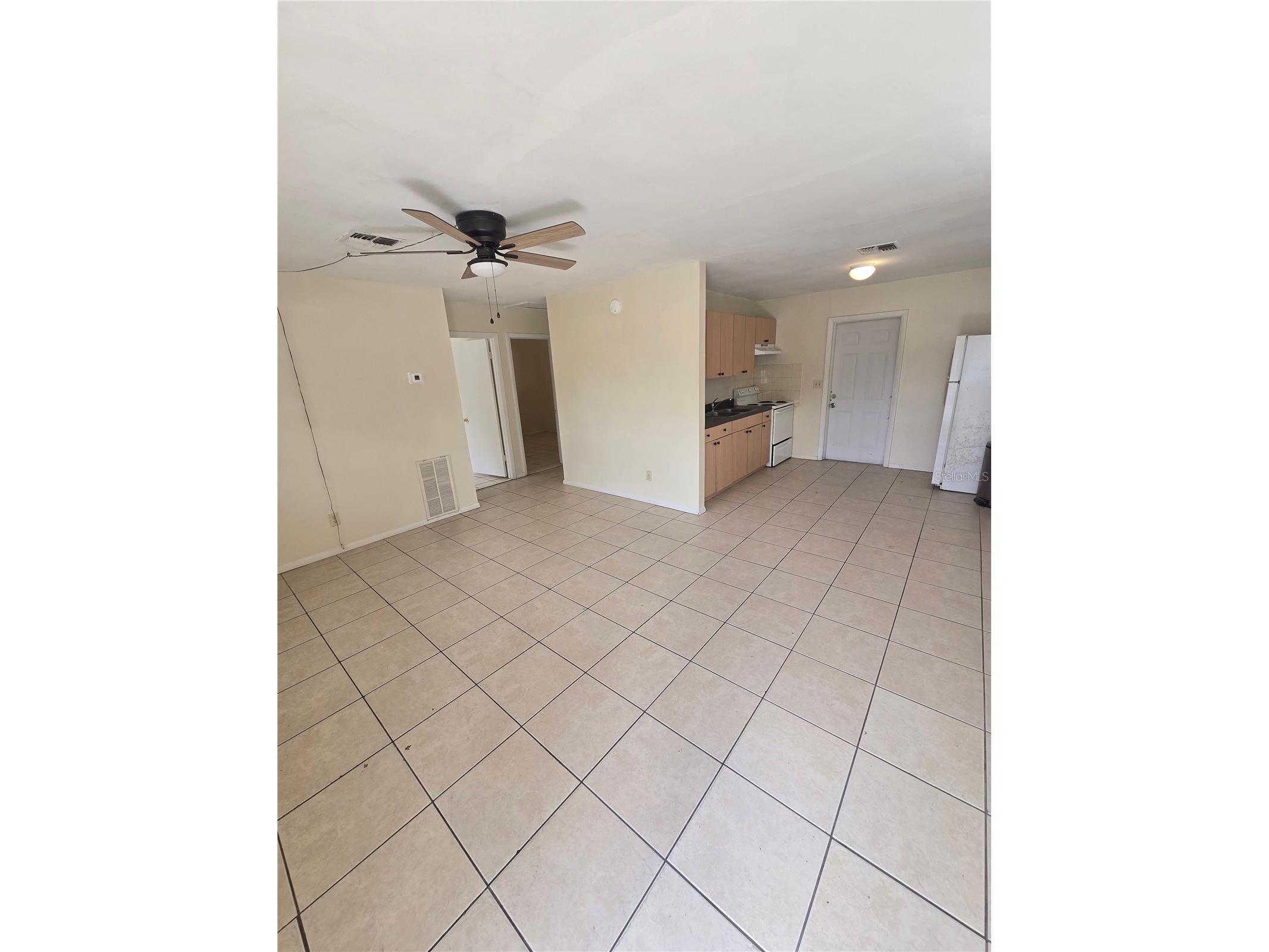 1109 E Seneca Avenue #B Tampa FL 33612 O6405526 image3