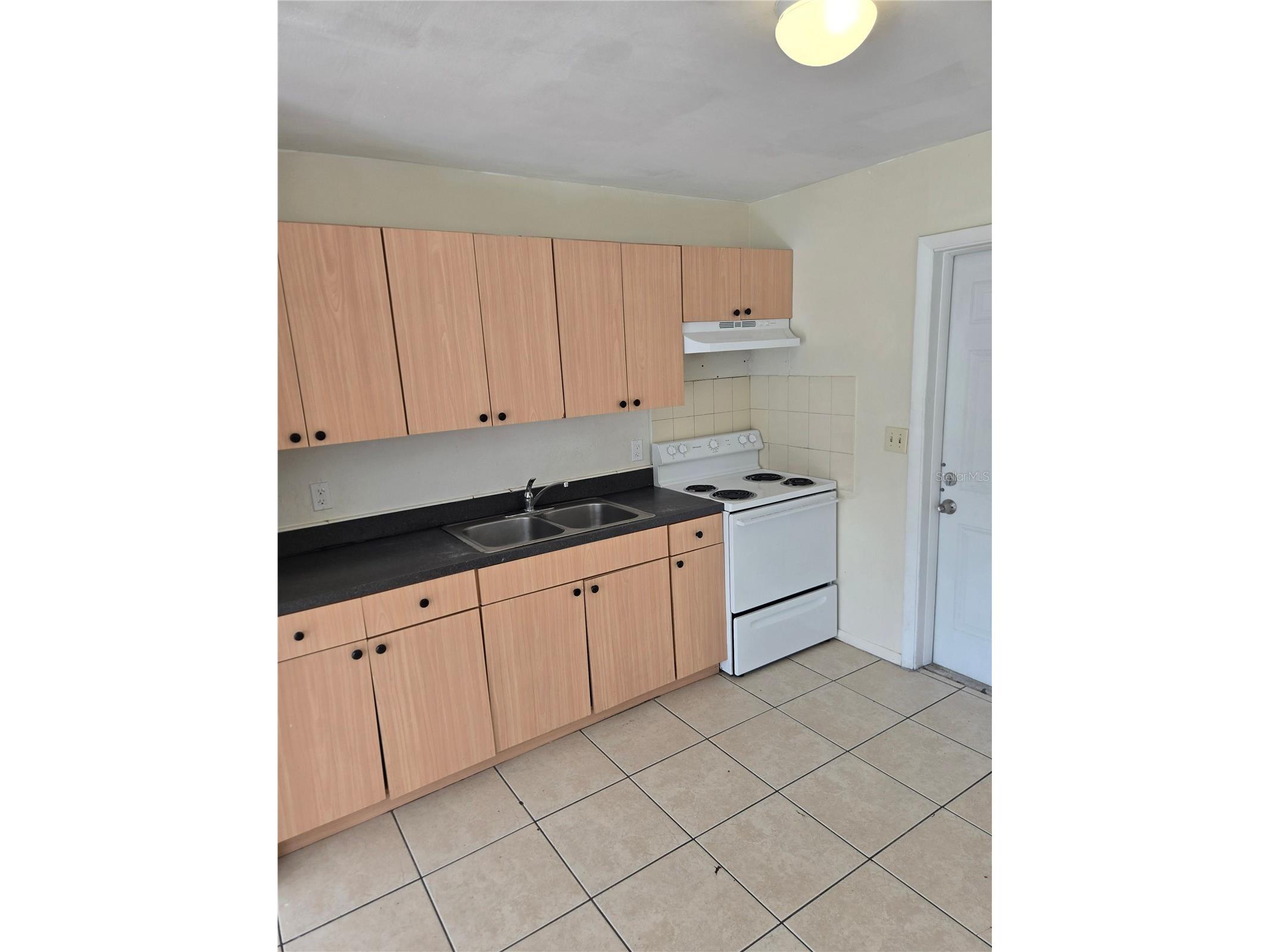 1109 E Seneca Avenue #B Tampa FL 33612 O6405526 image5