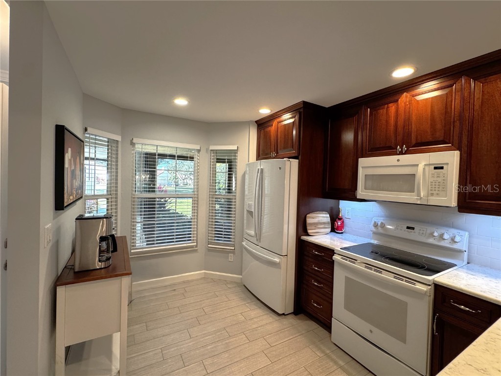 1109 Madeira Drive Palm Harbor FL 34684 - LAKE TARPON TB8447125 image3