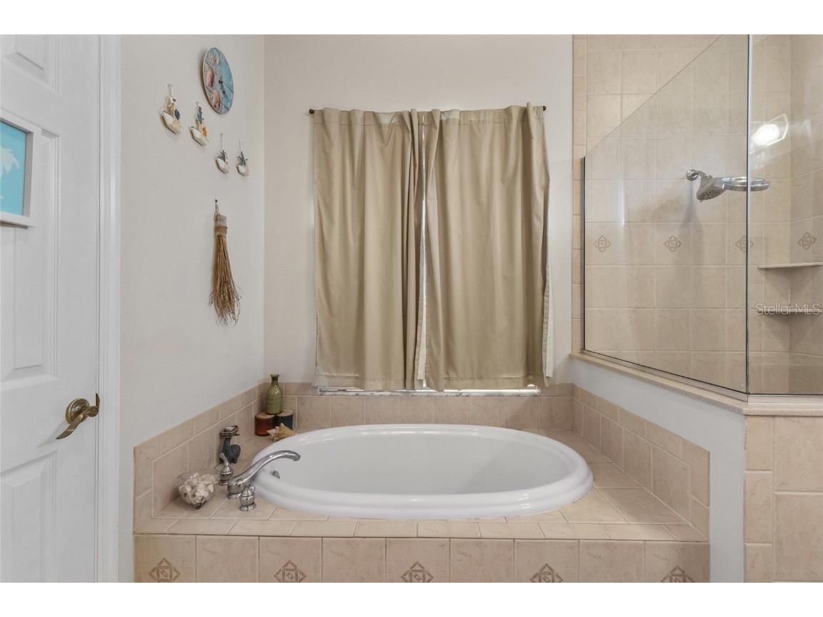 111 141st Court NE Bradenton FL 34212 A4667324 image10