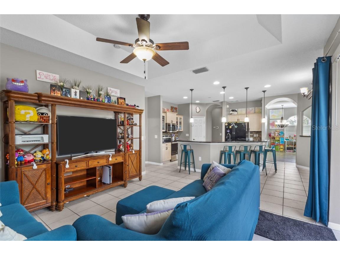 111 141st Court NE Bradenton FL 34212 A4667324 image2