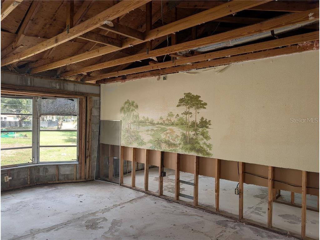 111 58th Avenue S Saint Petersburg FL 33705 - TAMPA BAY TB8456611 image2