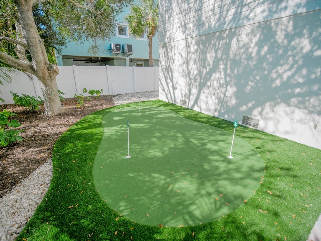 111 6th Street N Bradenton Beach FL 34217 A4655871 image5