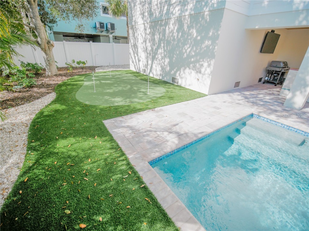 111 6th Street N Bradenton Beach FL 34217 A4655871 image6