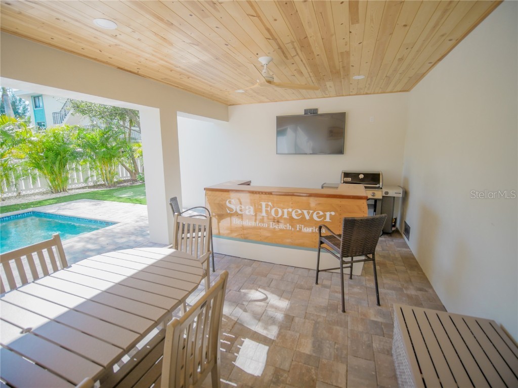 111 6th Street N Bradenton Beach FL 34217 A4655871 image7