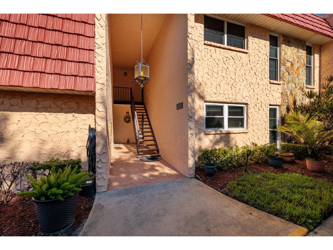 111 Buttonwood Circle #111 Seminole FL 33777 TB8306029 image1